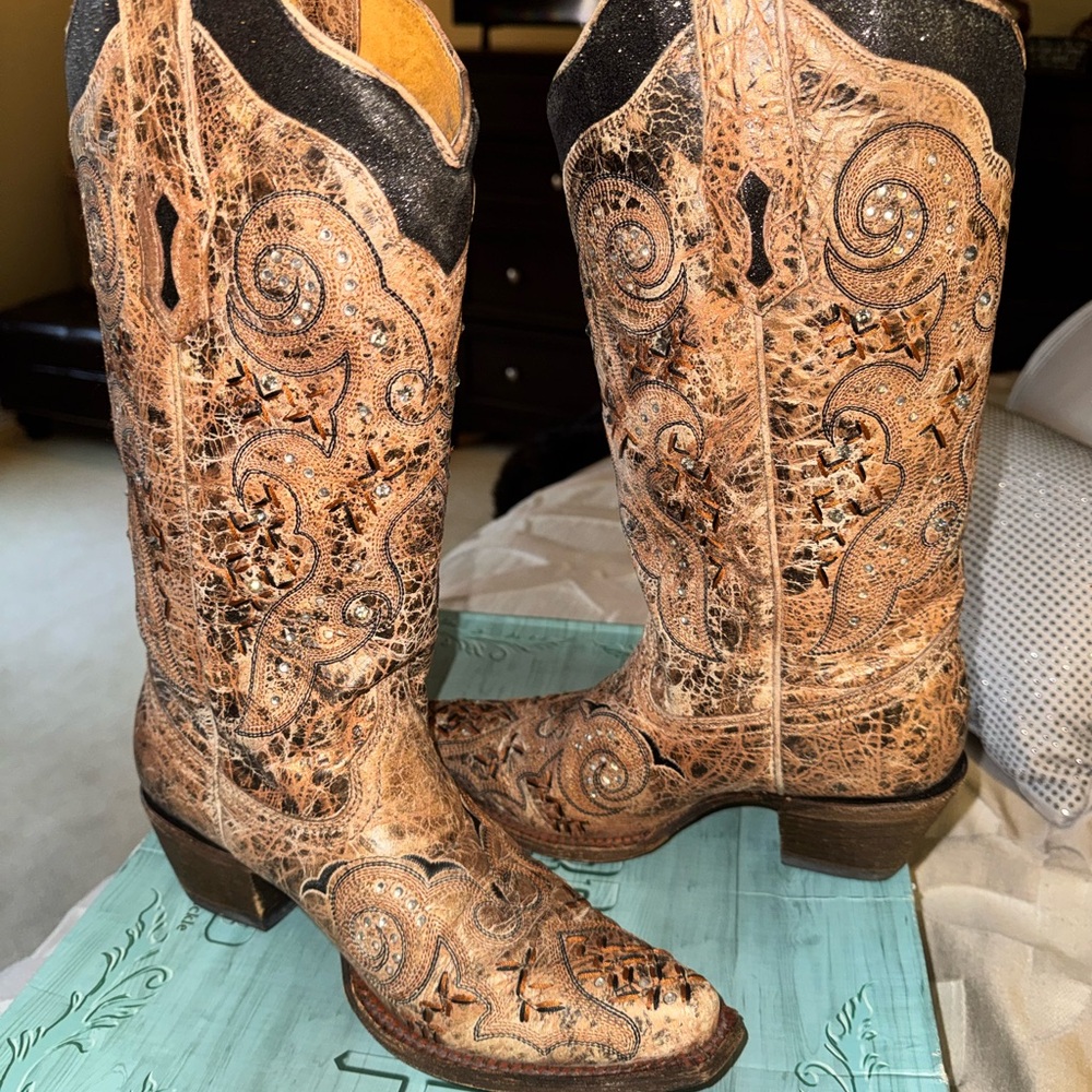 Barstow Distressed Women’s Western Metallic Bronze Crystal Heeled Boots